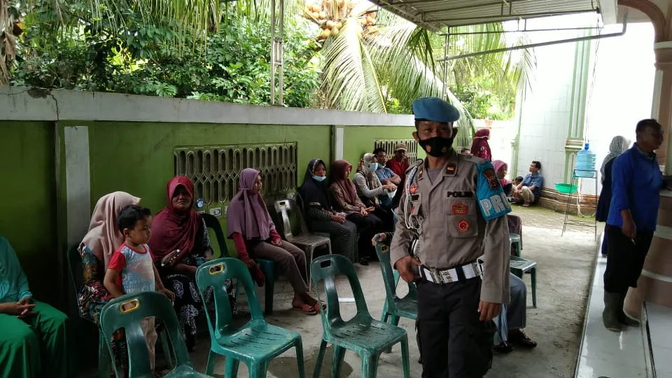 Tingkatkan Capaian Vaksinisasi,  Polsek Seruway Lakukan Monitoring