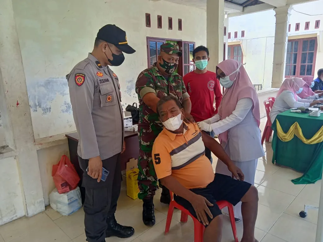 Warga Kampung Suka Damai Ramai - Ramai Vaksin