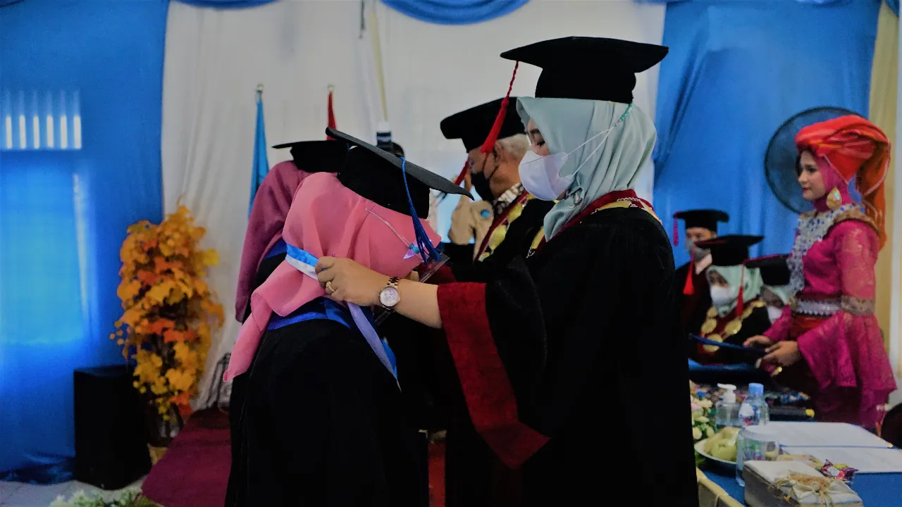 Akedemi Kebidanan Langkat Wisuda 10 Lulusan AMD Keb