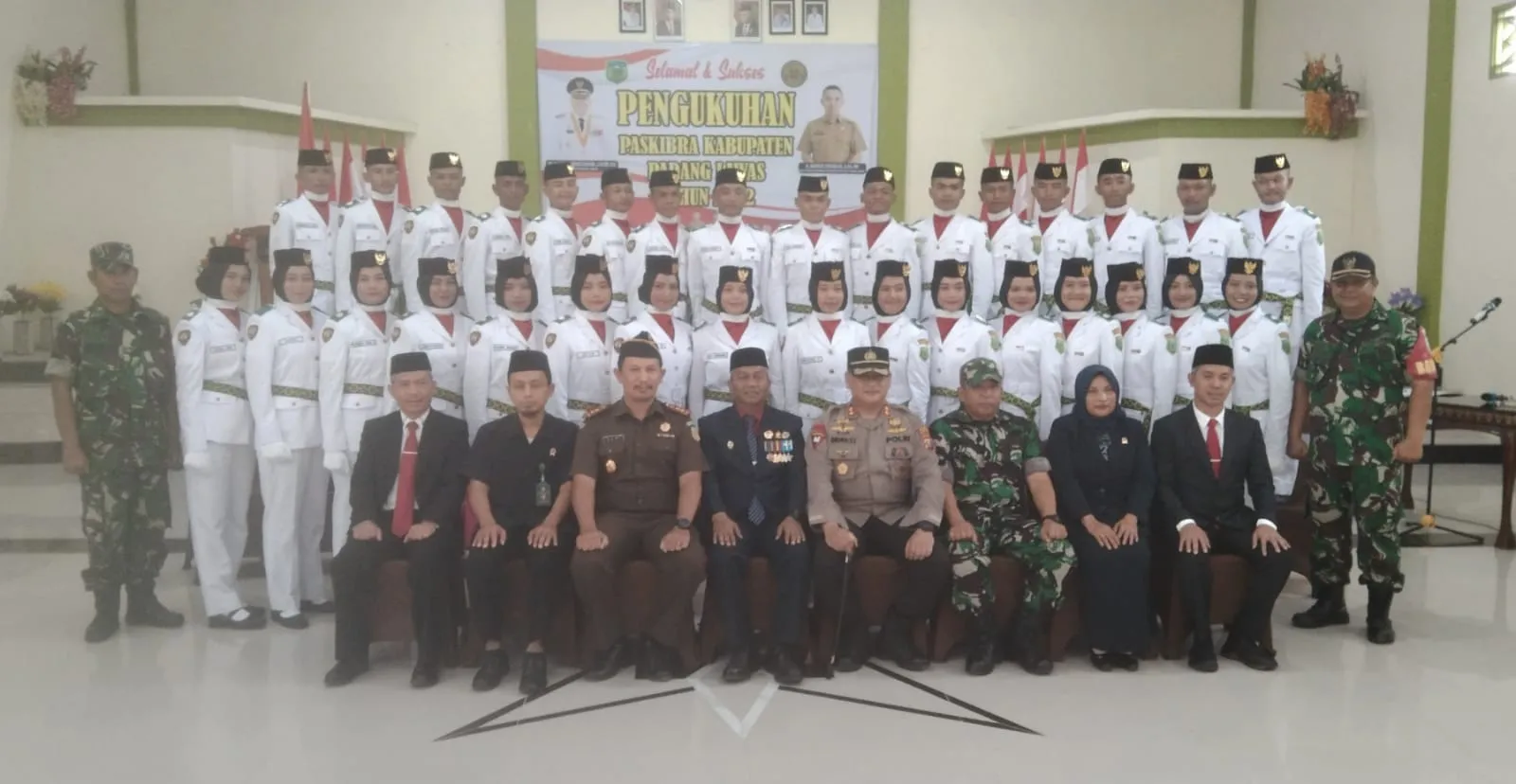 Plt Bupati Palas Kukuhkan 32 Anggota Paskibraka
