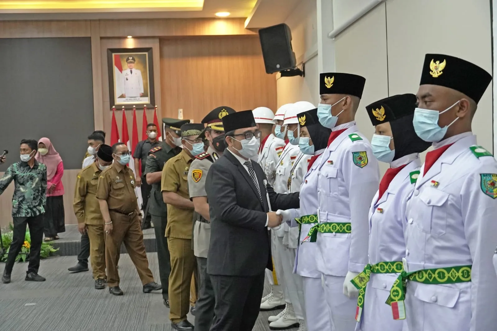 Bupati Batu Bara Kukuhkan 40 Anggota Paskibra