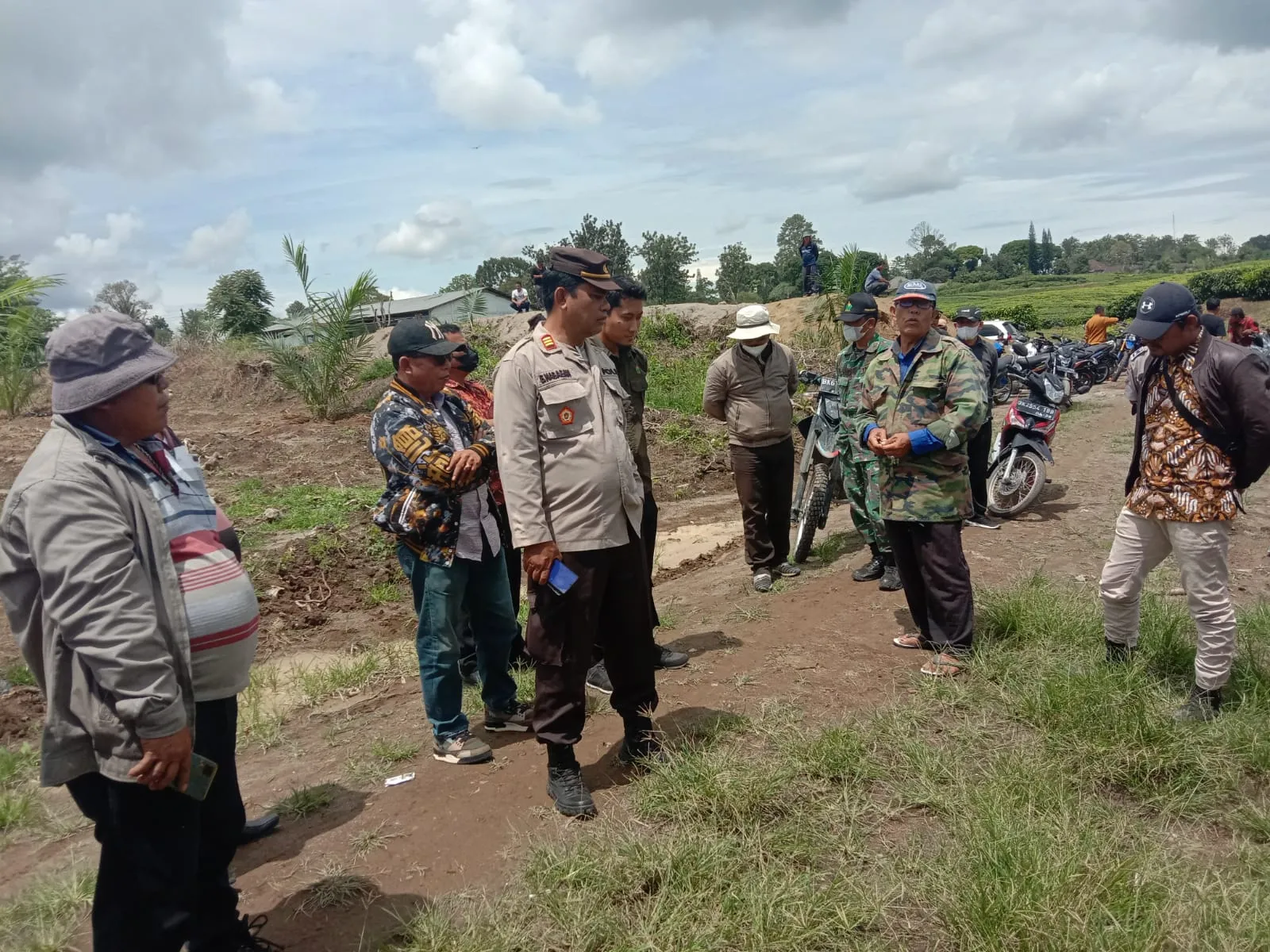 Ribuan Masyarakat Kecewa, Bupati Simalumgun Berpihak Ke Perkebunan