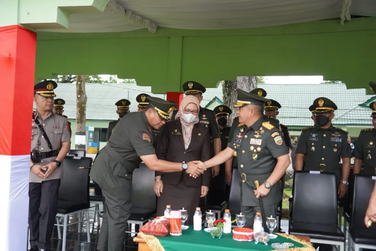 Danrem 022/PT Hadiri Penutupan Pendidikan Tamtama TNI-AD Gelombang I TA 2022