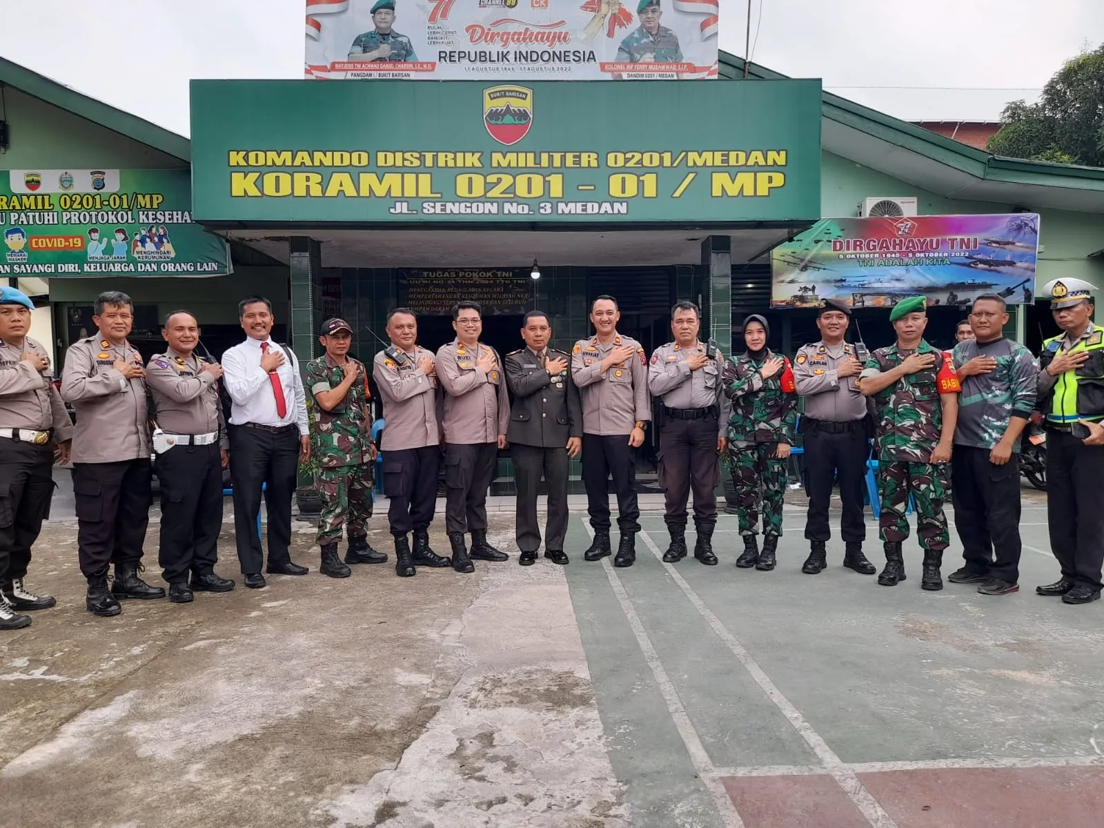 Polsek Medan Baru Rayakan HUT TNI Ke - 77 Di Koramil 0201- 01/MP