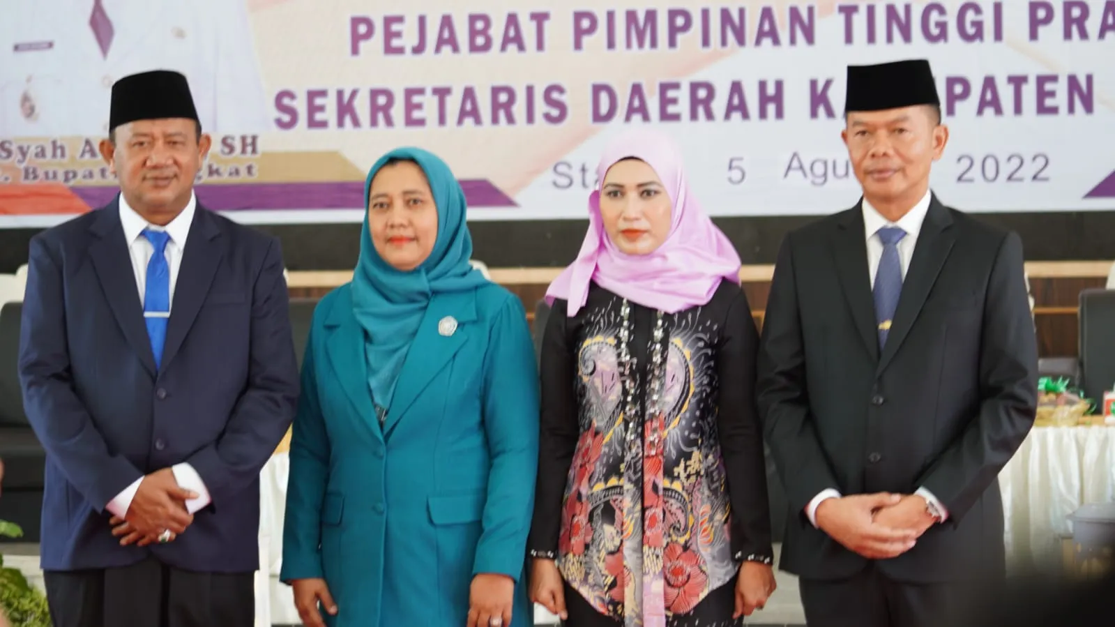 Syah Afandin Terima Penghargaan Nasional 'Dewi Sartika Award'