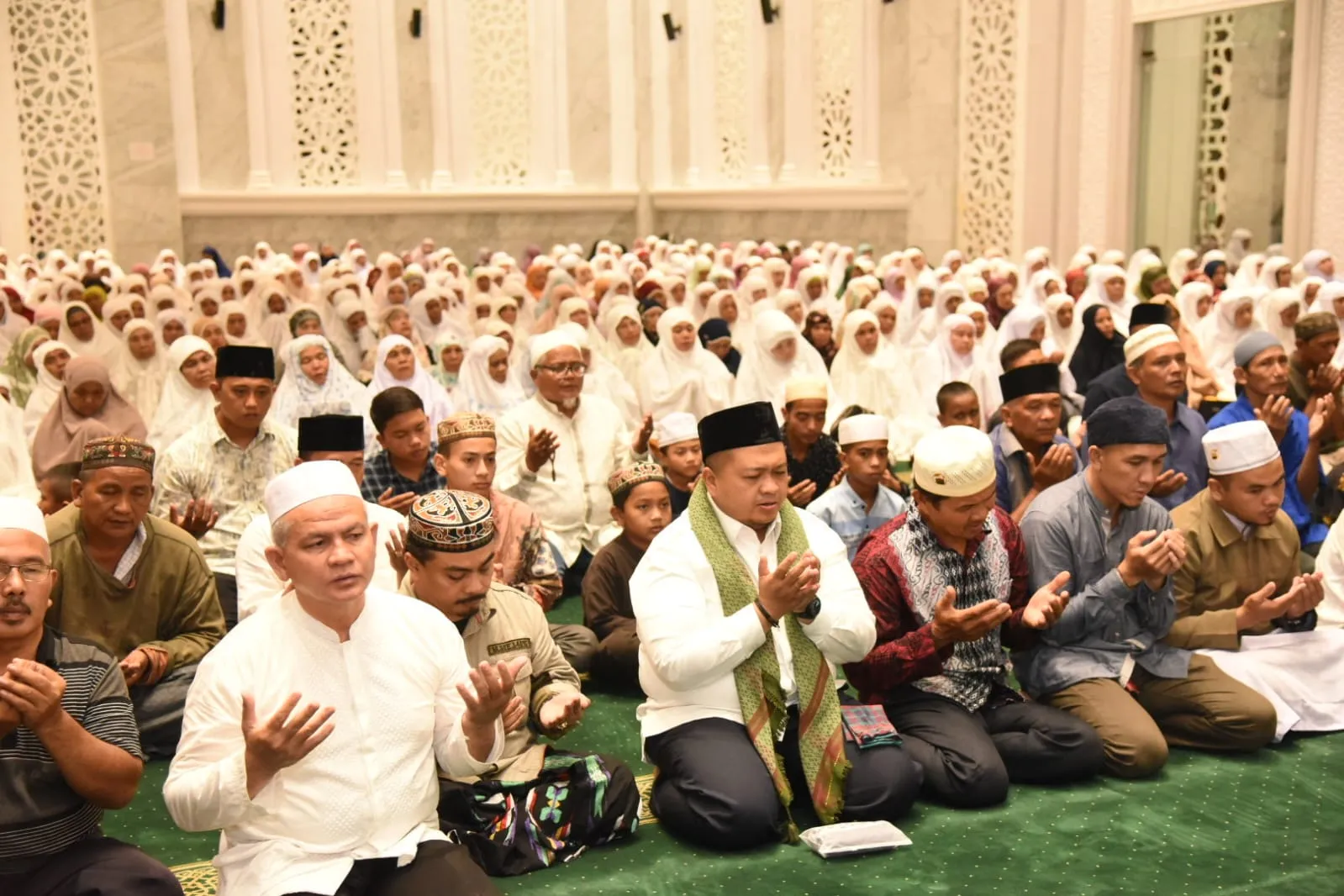 Bupati Tapsel Sambut 1.500 Jamaah Pengajian Surya Al-Hidayah Madina