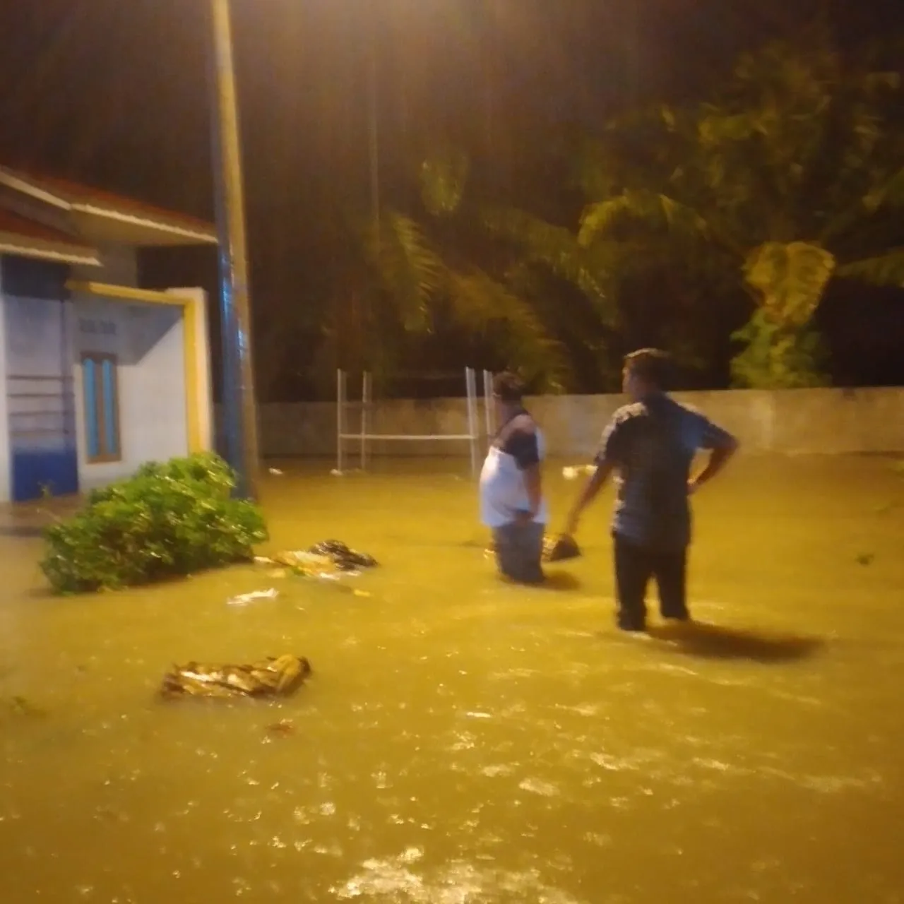 Kec. Aek Ledong Kembali Terendam Banjir, Puluhan Warga Terpaksa Mengungsi