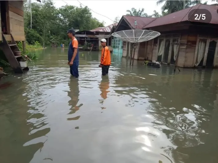 Sejumlah Permukiman Penduduk Di Angkola Sangkunur Terendam Banjir