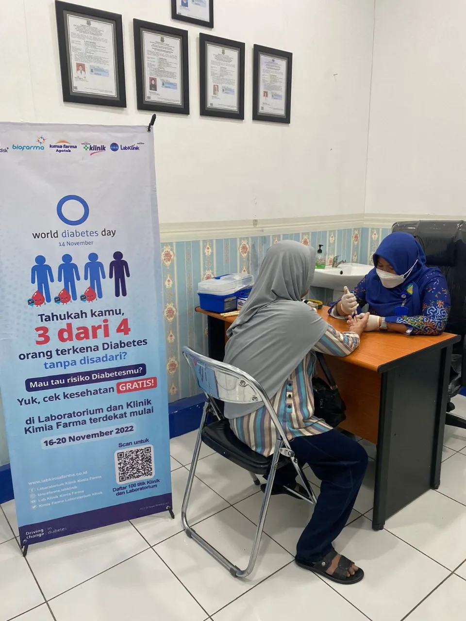 Holding BUMN Farmasi Gelar Pengecekan Kadar Gula Darah Gratis