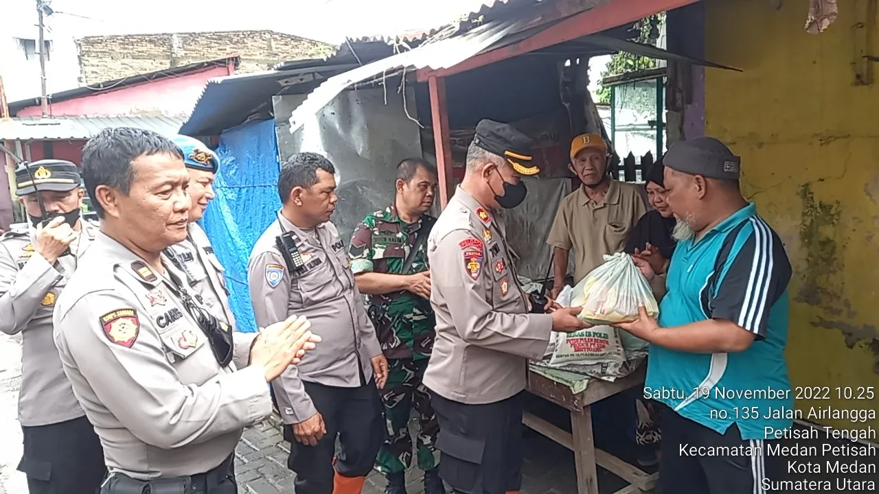 Polsek Medan Baru Salurkan Sembako Bagi Warga Terdampak Banjir