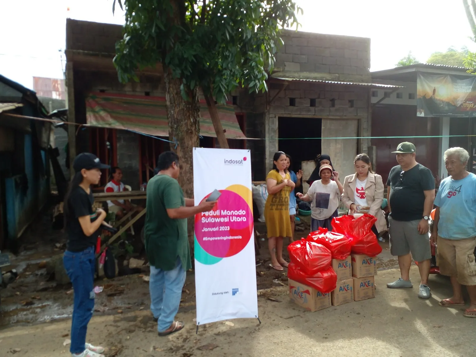 IOH Bantu Korban Banjir Dan Longsor Manado