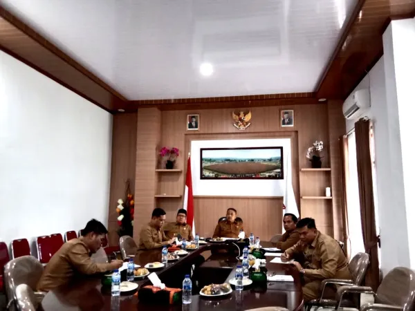 Plt. Sekda Gayo Lues Ikuti Zoom Meeting Evaluasi Kinerja Dengan Mendagri