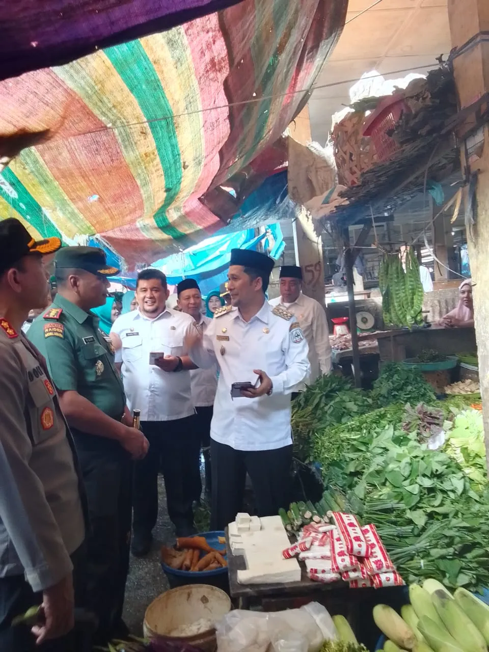 PJ Bupati Agara  Pantau  20 Harga Bahan Pokok