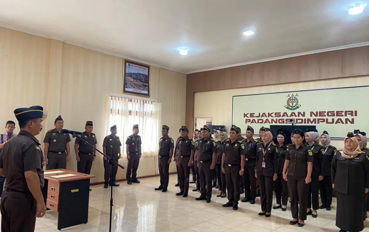 Kajari Sidempuan Lantik Kasi Pidsus Dan Kasubbag Pembinaan