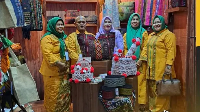 Ketua Dekranasda Sidempuan Hadiri Pembukaan INACRAFT Ke-23 di Jakarta