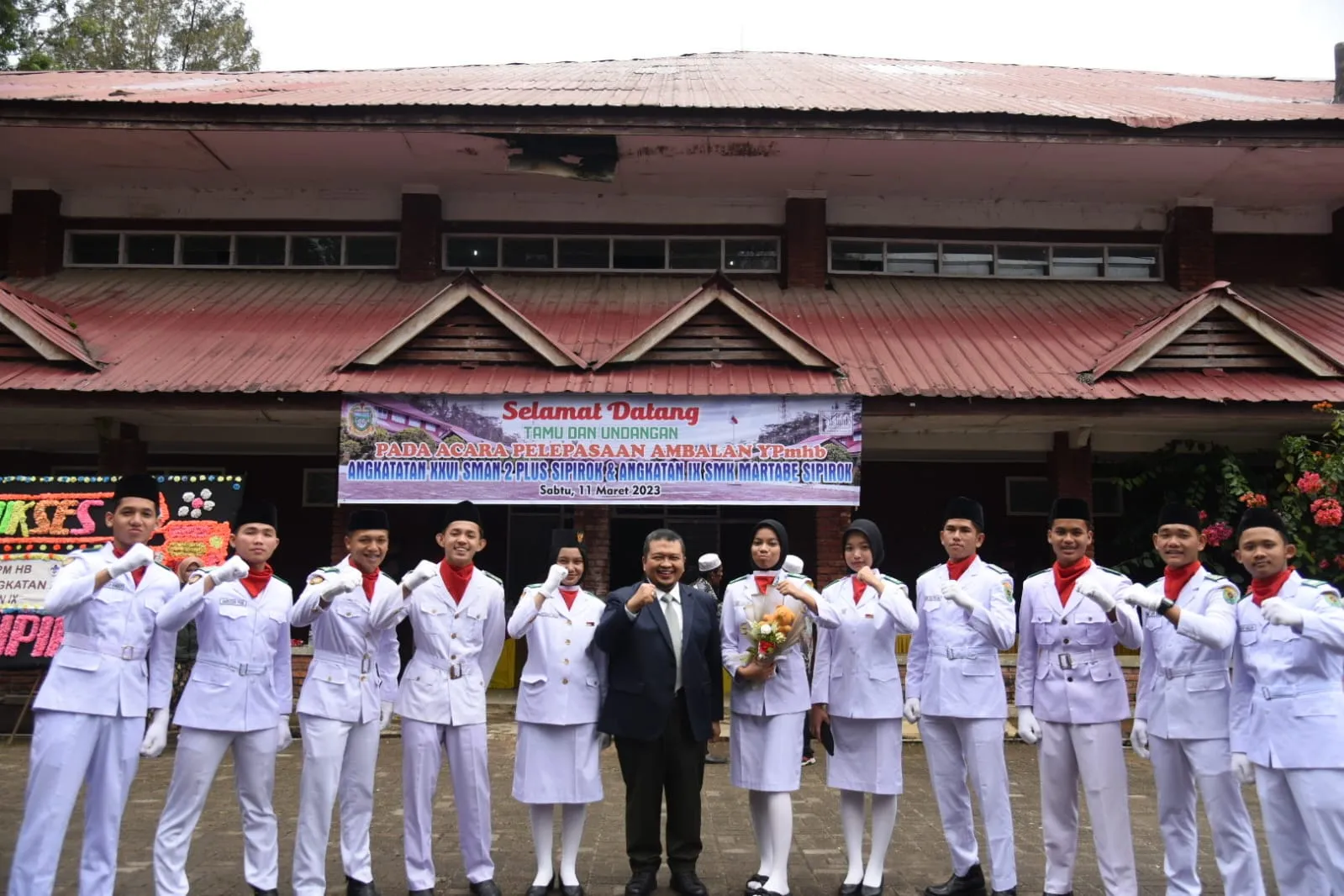 Bupati Tapsel Hadiri Pelepasan Siswa SMAN 2 Plus Sipirok