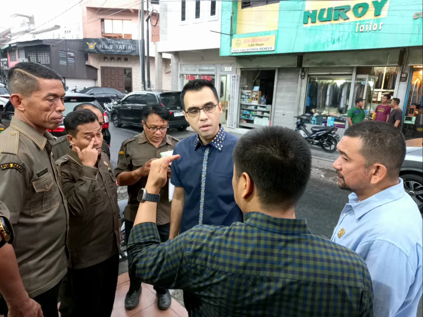 Komisi III Dan PUD Pasar Tinjau Ke Jalan Pandu Baru
