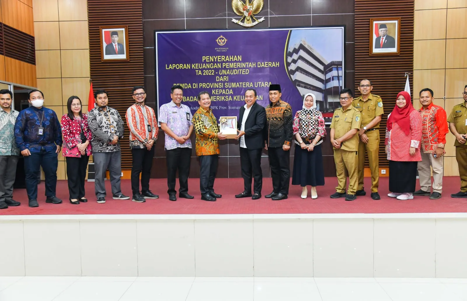 Bupati Batu Bara Serahkan LKPD Unaudited TA 2022