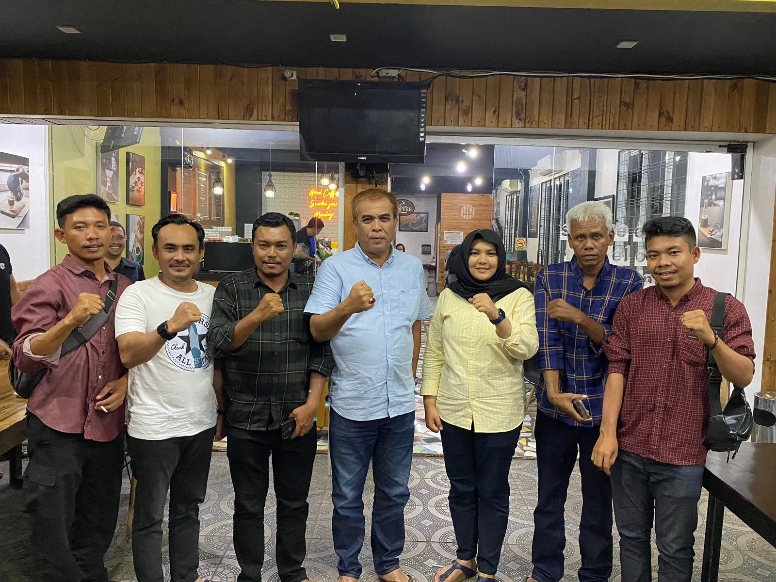 Massa Singkuang 1 Ancam Nginap Di Kantor Bupati Madina