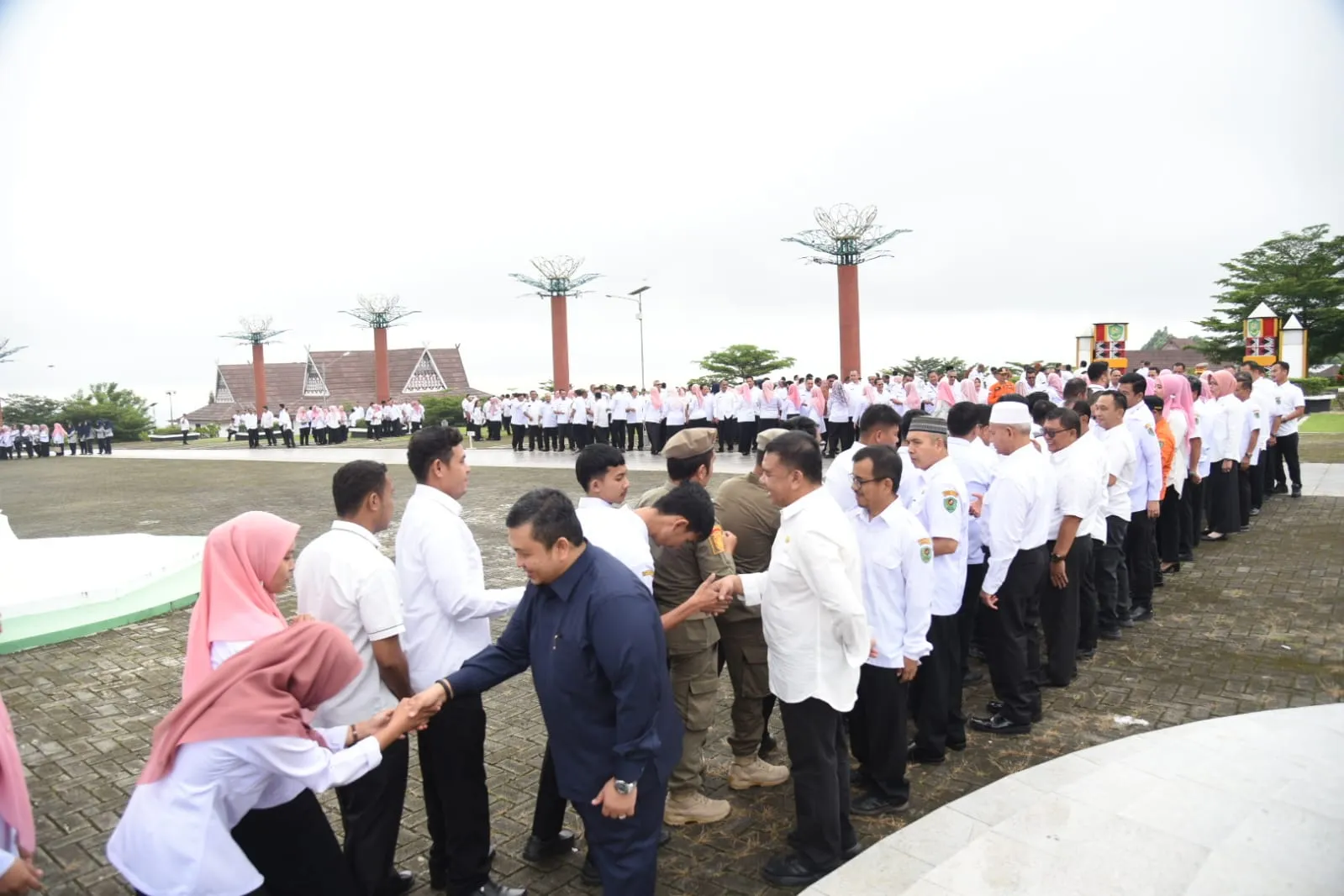 Bupati Dolly Pimpin Apel Gabungan Pasca Libur Lebaran Idul Fitri