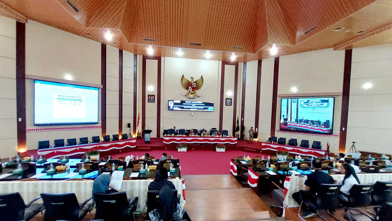 DPRD Medan Gelar Paripurna, Netty Yuniarti Siregar Ditetapkan di Banmus