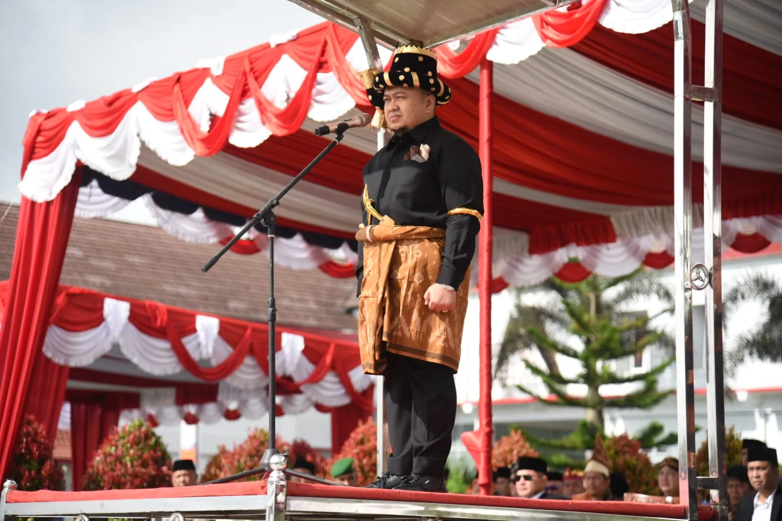Hardiknas 2023, Bupati Tapsel Kenakan Baju Batak Angkola
