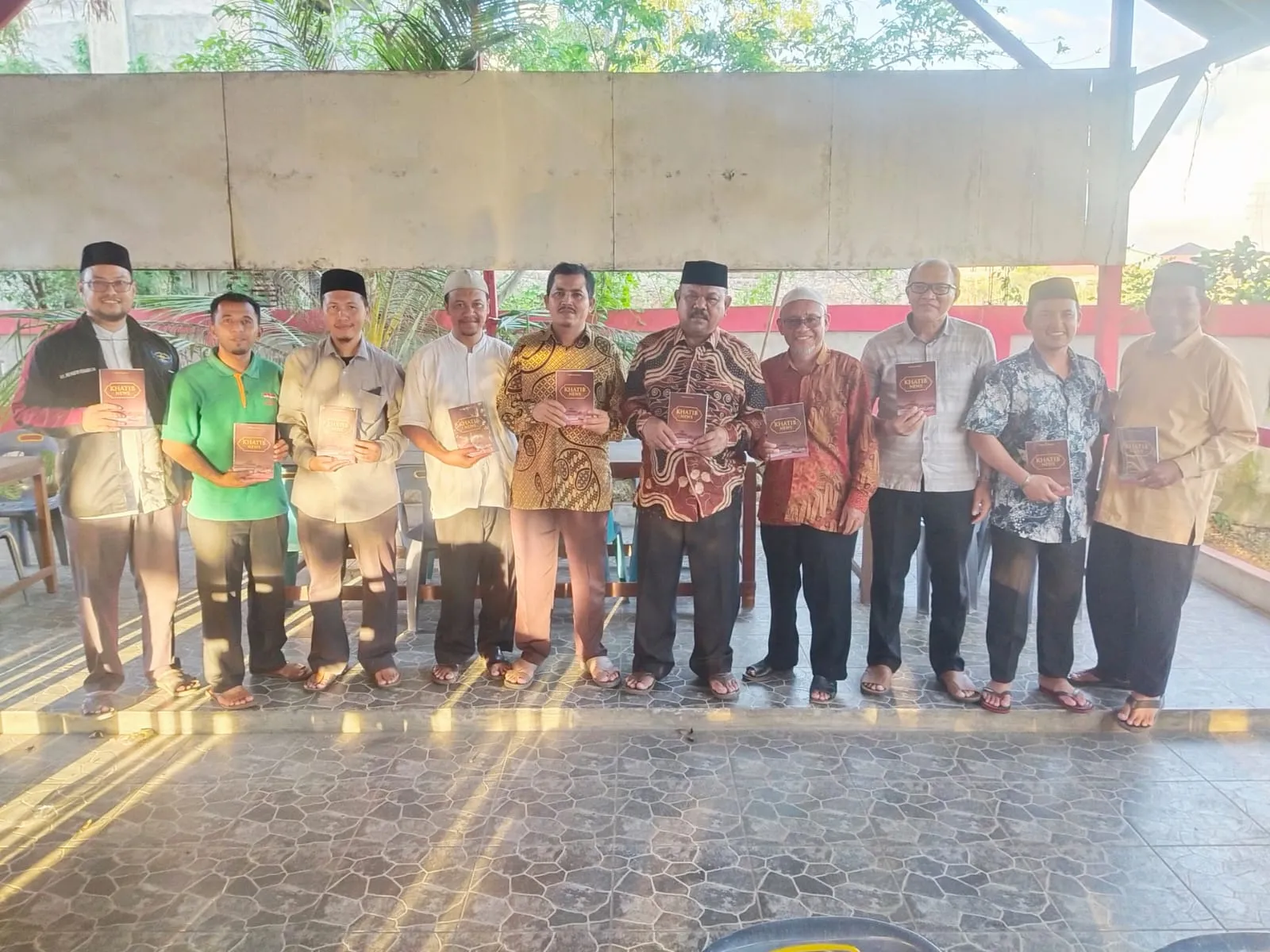 BKM Se Aceh Besar Distribusikan Buku Khatib News