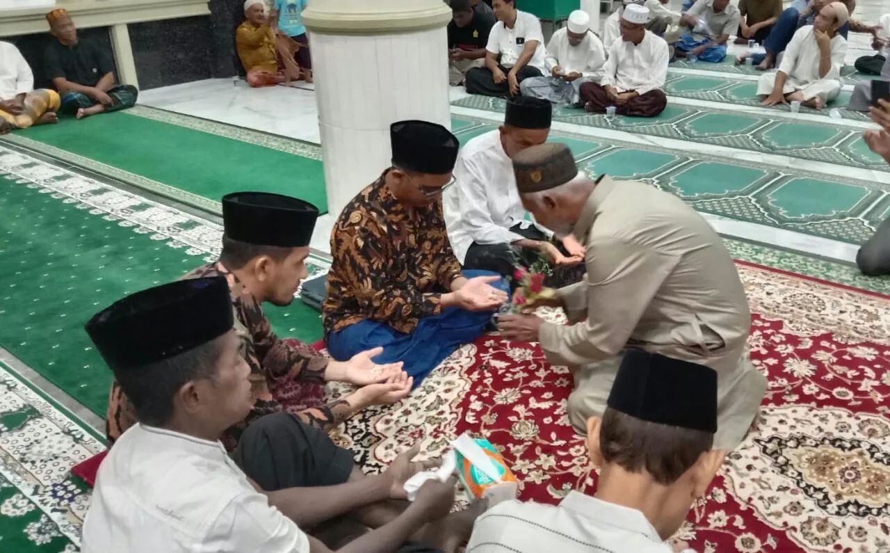 Jamaah Calhaj Gampong Tanjung Selamat Dipeusijuek di Masjid Babul Maghfirah