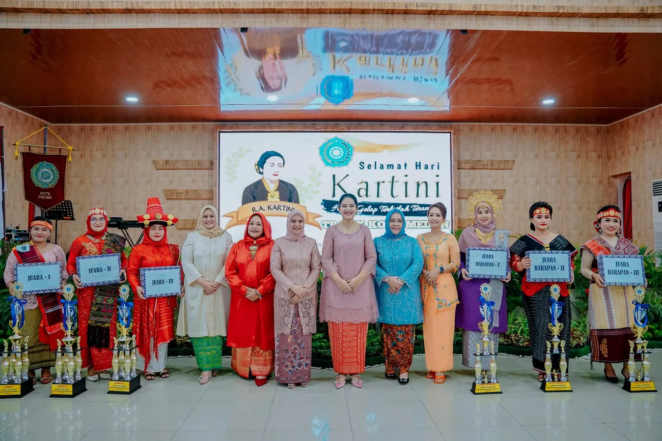  Ny Kahiyang Ayu Apresiasi Semangat Seluruh Kader PKK Pada Hari Kartini
