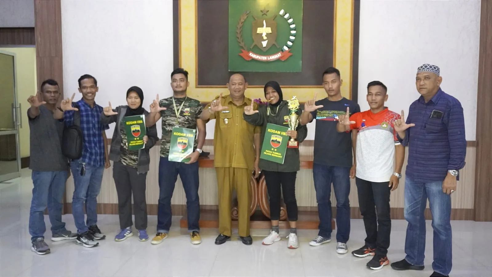 Plt Bupati Apresiasi 3 Atlet Tinju Langkat Berprestasi