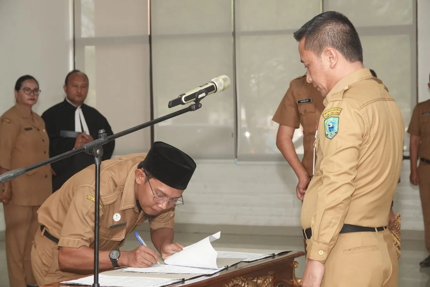 Bupati Paluta Resmi Melantik 54 Pejabat Baru