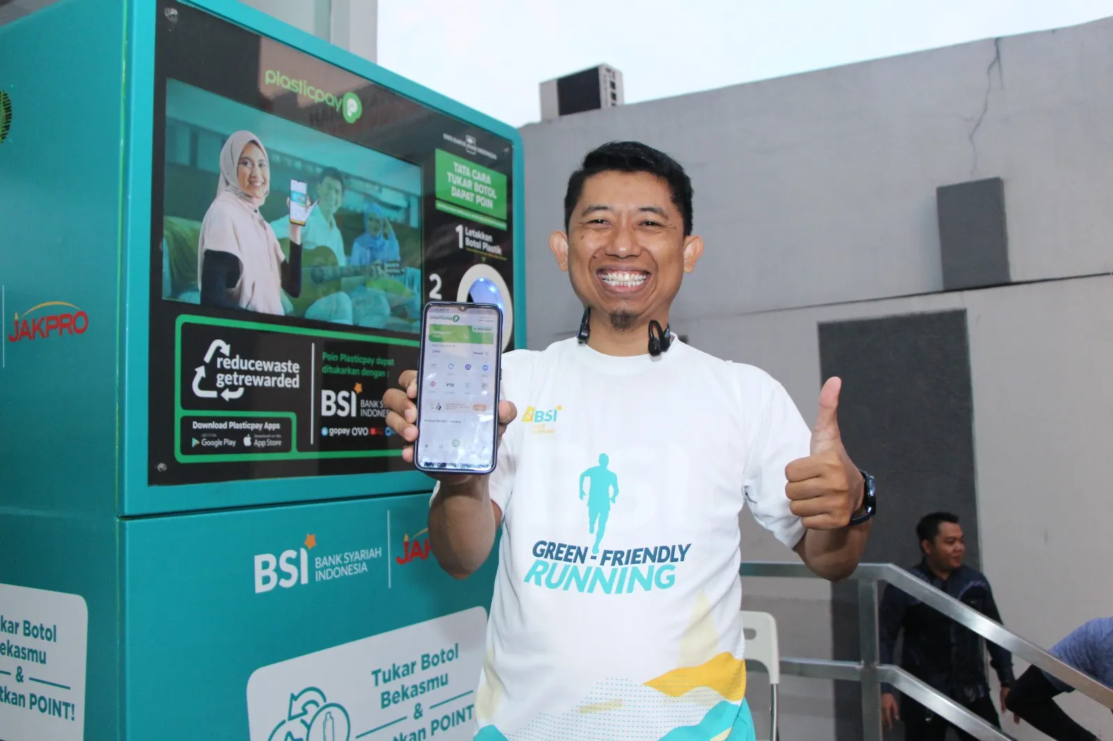BSI Kumpulkan 5.000 Sampah Botol Plastik di Jogja Marathon 2023