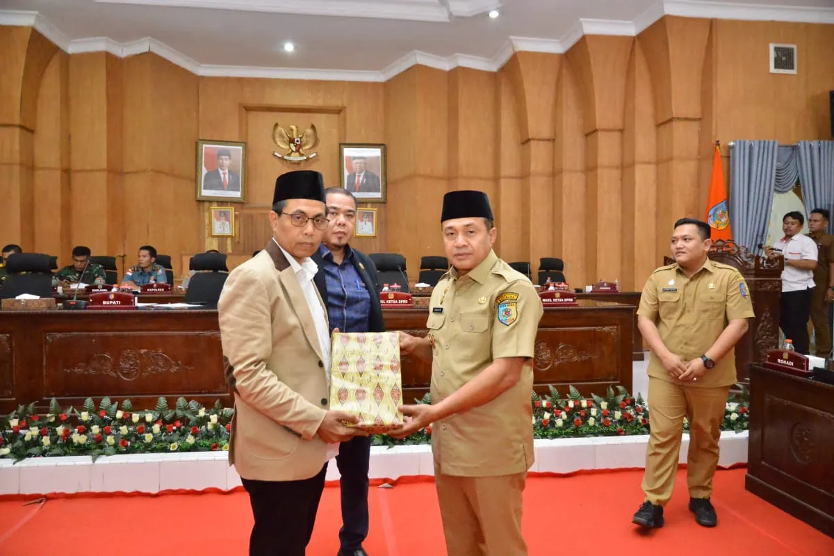 H. Zahir Sampaikan LKPD Kab. Batu Bara Pada Sidang Paripurna DPRD