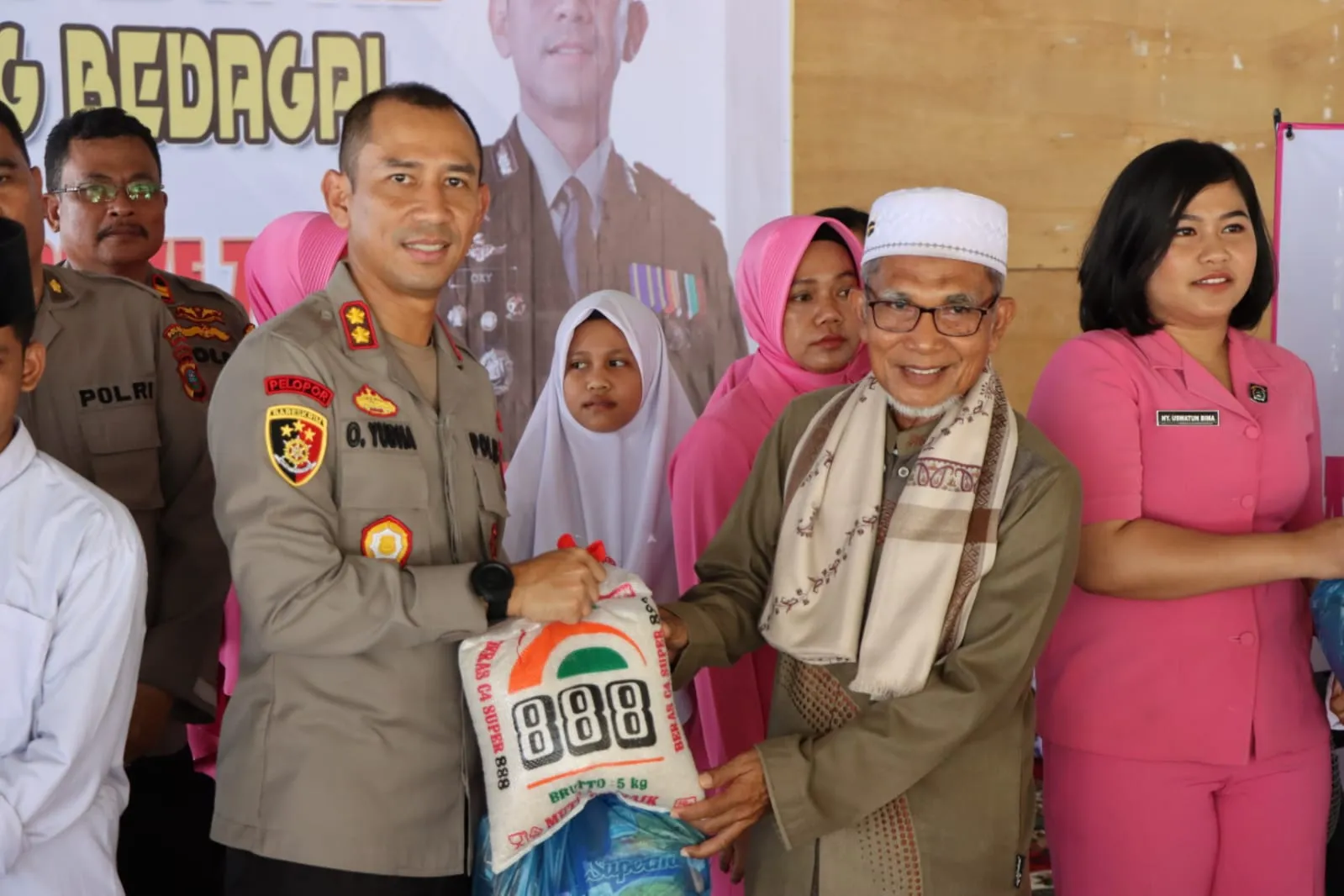 Kapolres Serdang Bedagai Bhakti Sosial ke Ponpes Zakiyun Najah Firdaus