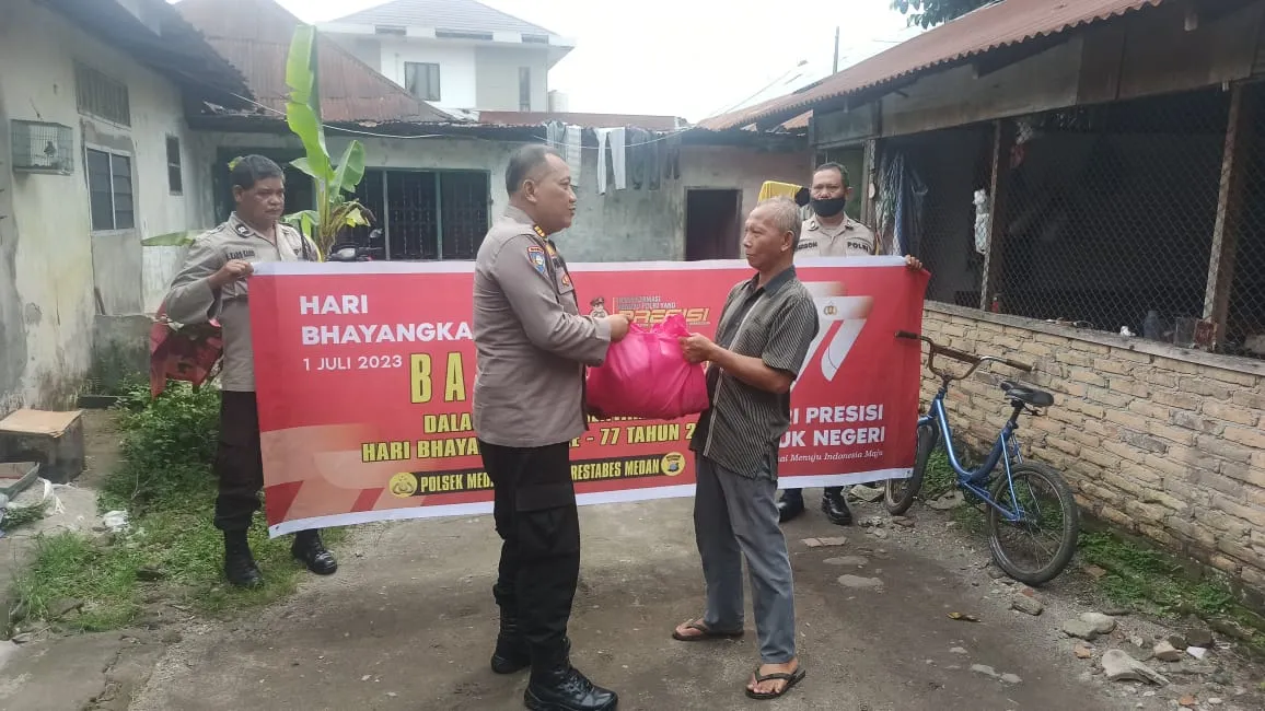 Sambut HUT Bhayangkara ke 77, Polsek Medan Baru Salurkan Sembako