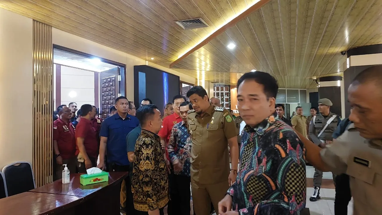 Bobby Jawab Ketua Fraksi Gabungan DPRD Medan: Lampu Pocong Harus Dibongkar