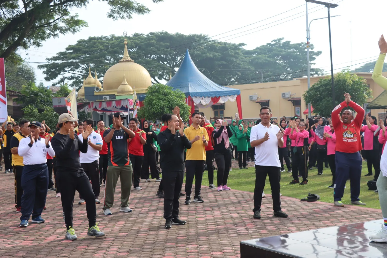 Sambut HUT Bhayangkara Ke -77, Polres & Bupati Batu Bara Olahraga Bersama