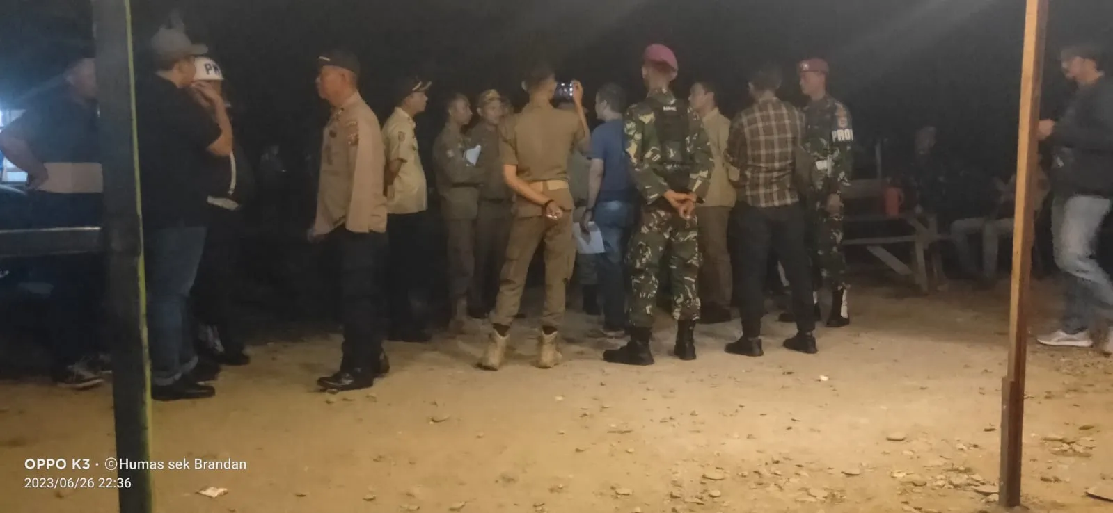 Tim Gabungan Tertibkan Cafe Dan Warung Minuman Keras
