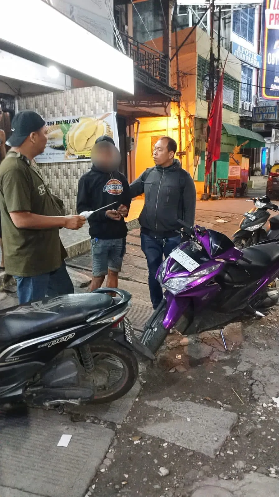 Parkir Liar Bawak Sajam Diringkus