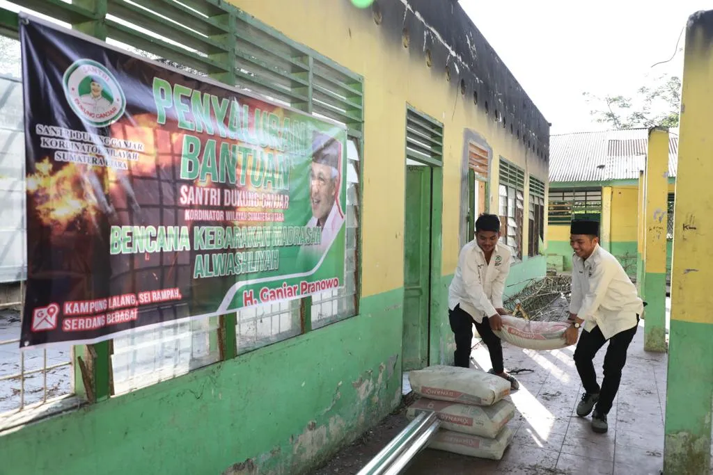 Santri Ganjar Salurkan Bantuan ke Sekolah Terdampak Kebakaran di Sergai