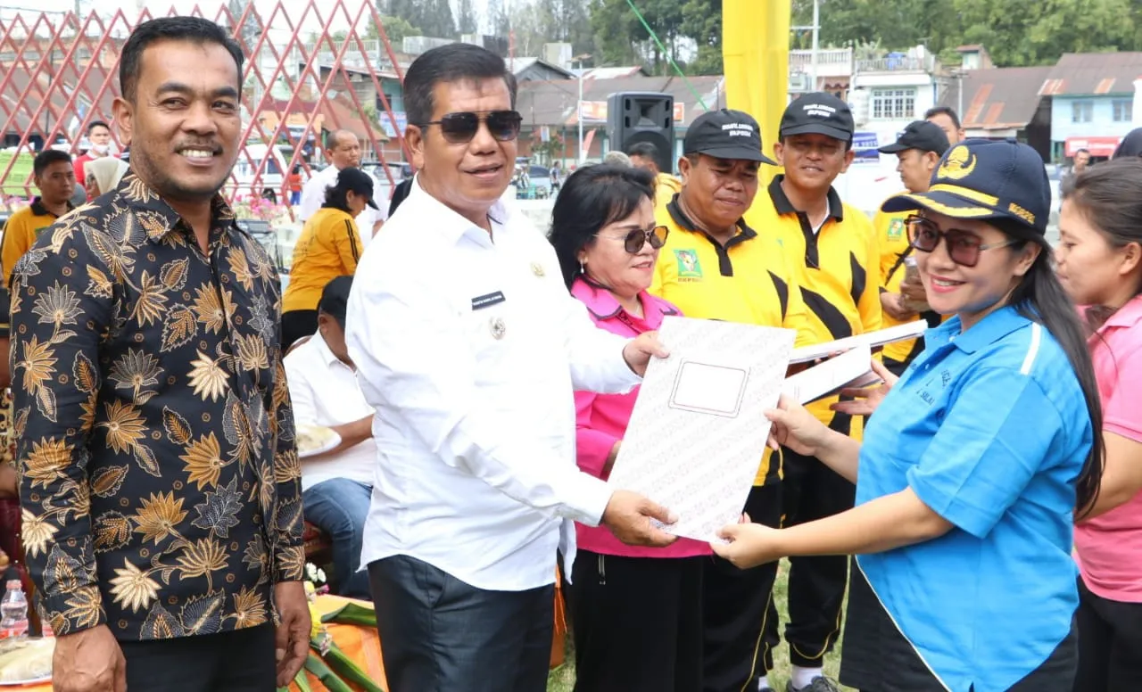 Bupati Simalungun Serahkan SK Kepada 186 PPPK Jabatan Fungsional Guru