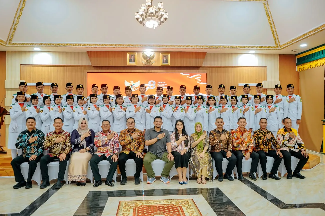 Bobby Berpesan Kepada Paskibraka Kota Medan