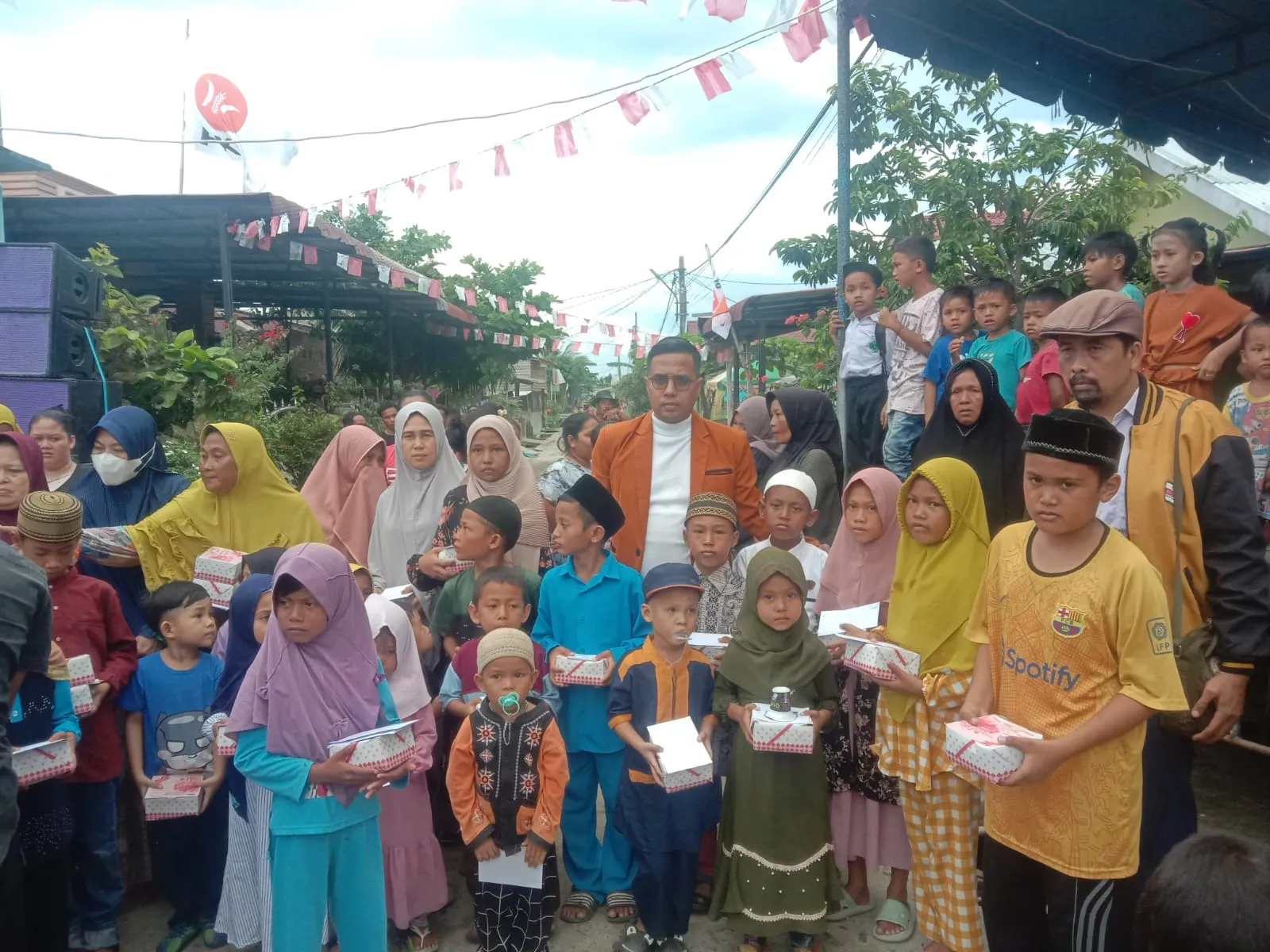 Bacaleg Partai HANURA Dapil Batubara 3 Santuni Anak Yatim