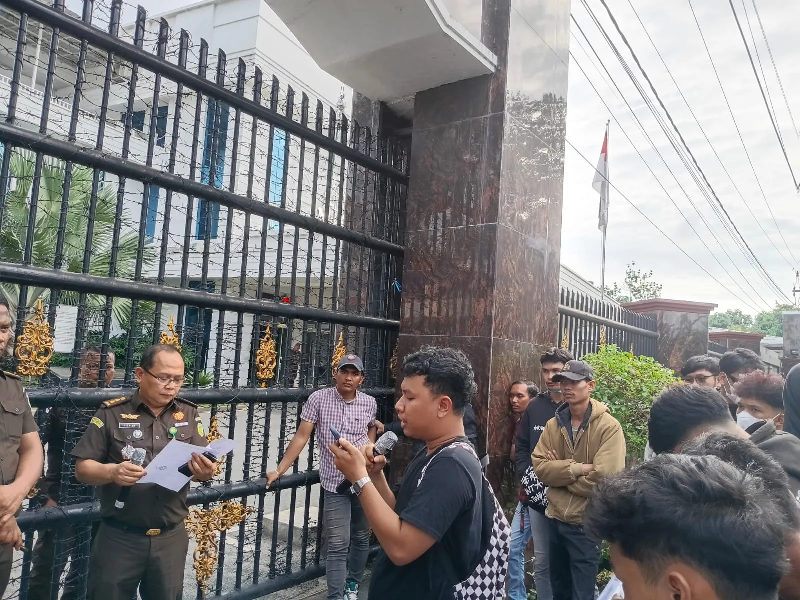 Massa Guntur Minta Kejatisu Segera Tetapkan Tersangka Dugaan Penyalahgunaan KIP Kuliah