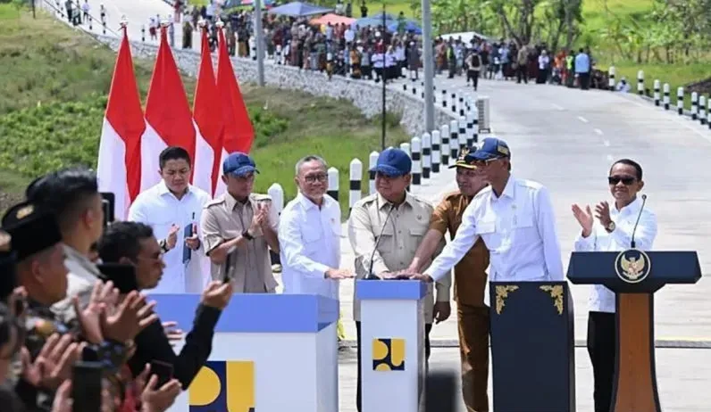 Prabowo Resmikan Jalan Daerah  1.151 Km di Seluruh Indonesia