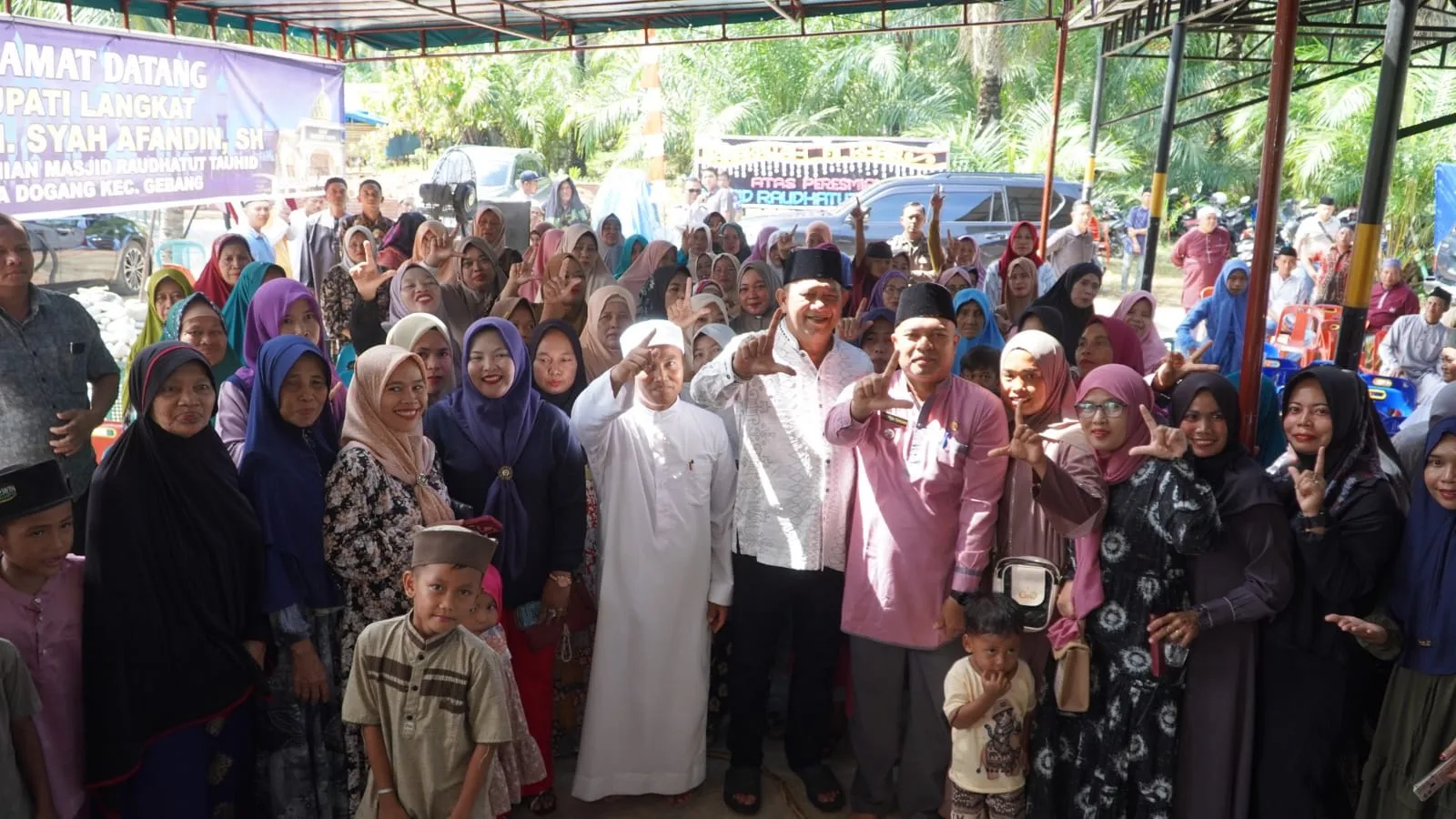 Bupati Langkat Resmikan Masjid Raudhatut Tauhid Di Dusun II Tambang Gebang