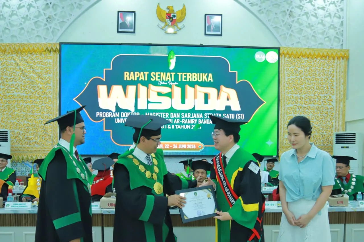 Bersama 2.060 Lulusan Lain, Mahasiswa Korea Wisuda di UIN Ar-Raniry
