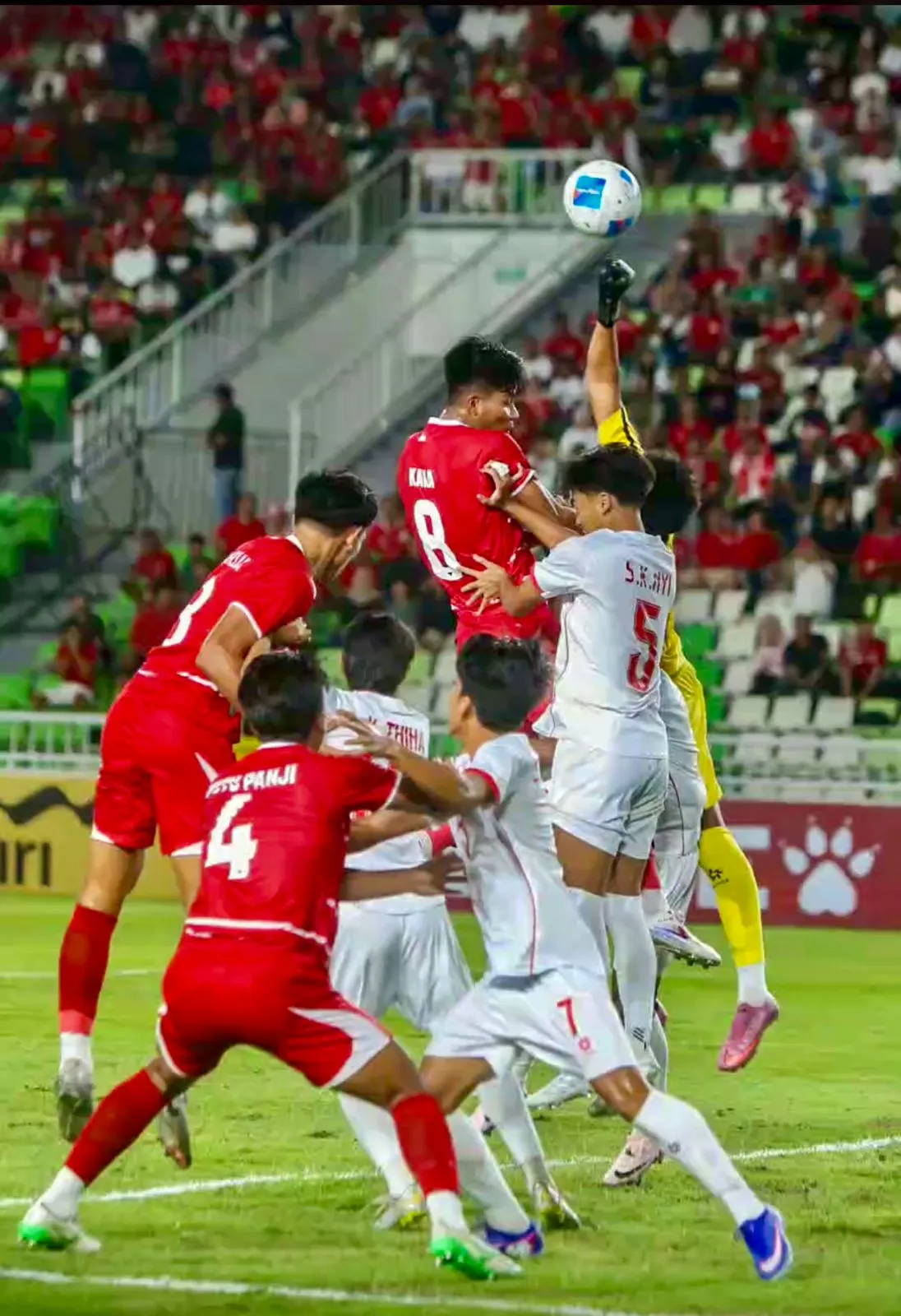 Saksikan Kemenangan 3-0 Timnas U-19, Kekompakan Rico Waas–Zakiyuddin Curi Perhatian Di Stadion Utama Sumut