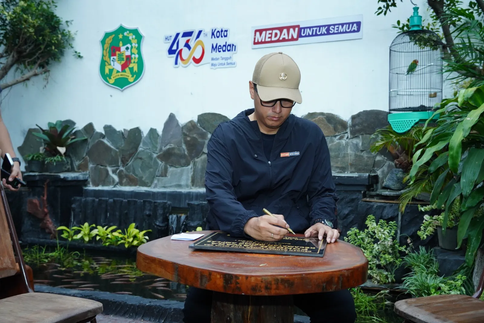 Semarak HUT ke-436 Kota Medan, Wali Kota Senam Bersama Ratusan Masyarakat di Garu III