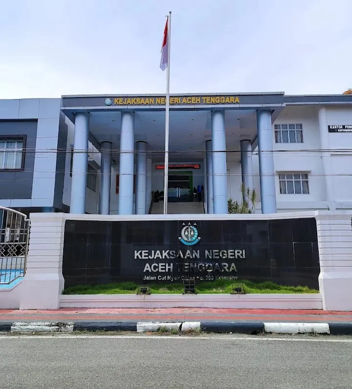 Pembangunan Lapangan Tenis Di Komplek Kantor Kejari Agara Jadi Pebincangan Masyarakat